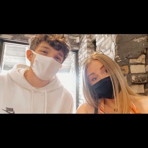 Meet your Posher, Ella